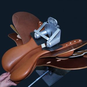 Outil Zaldi pour ouvrir-fermer l&rsquo;ouverture du garrot/arcade d&rsquo;une selle